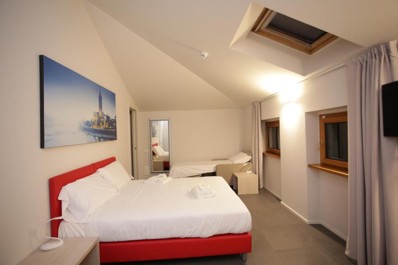 Stravagante Hostel & Rooms Verona Exteriér fotografie